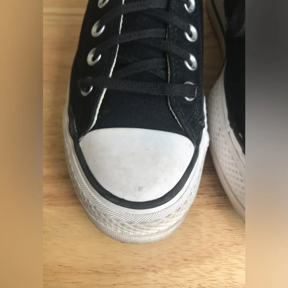 Converse Women’s Chuck Taylor All Star Low-Top Platform Sneaker Size: US 7 - Picture 6 of 13